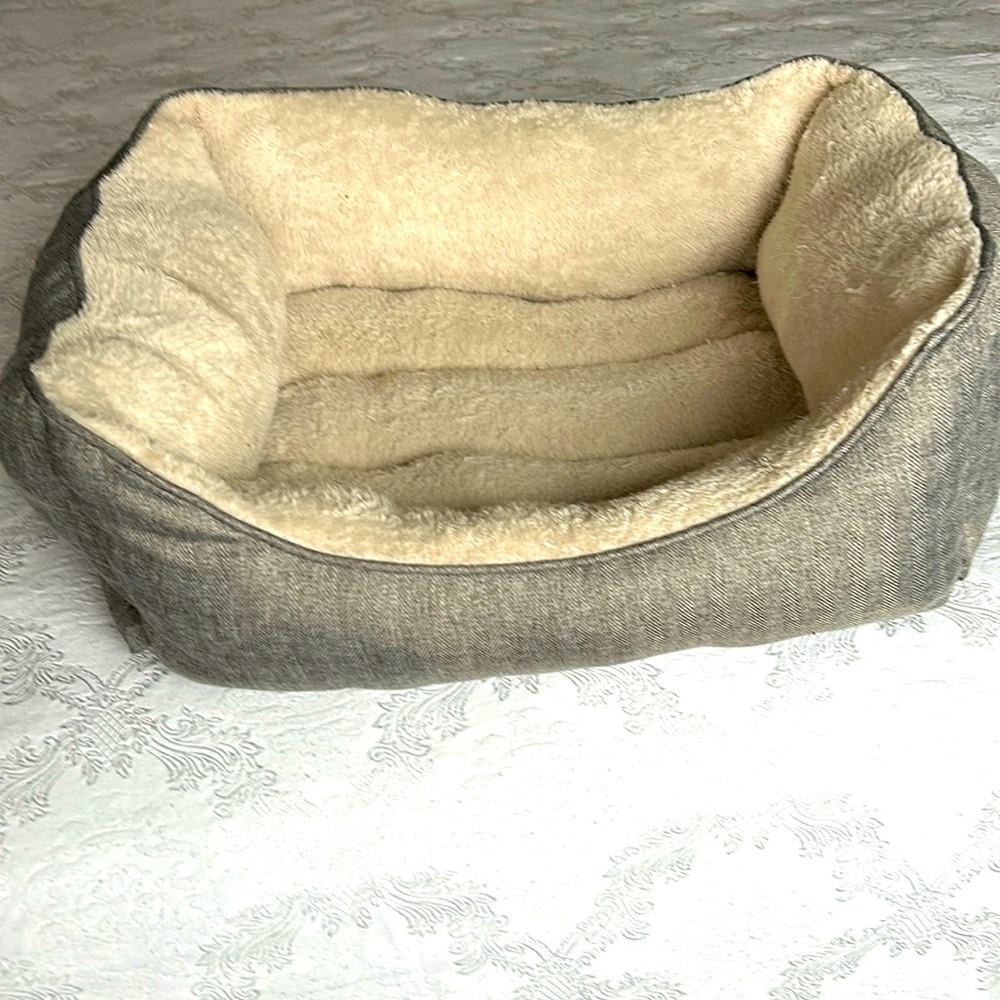 Small dog bed